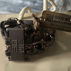 Leather and beaded bracelet with magnetic closure